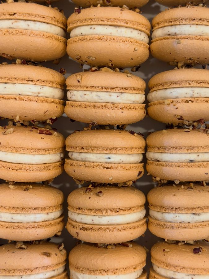 Bourbon pecan macarons