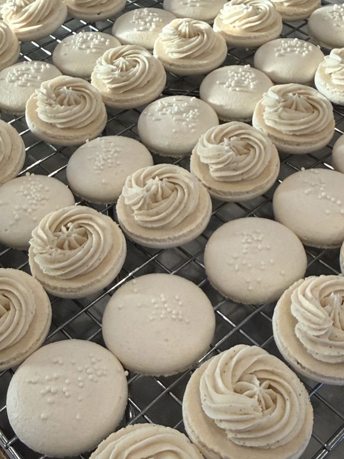 Vanilla macarons
